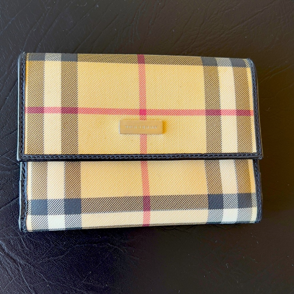 Burberry women’s wallet